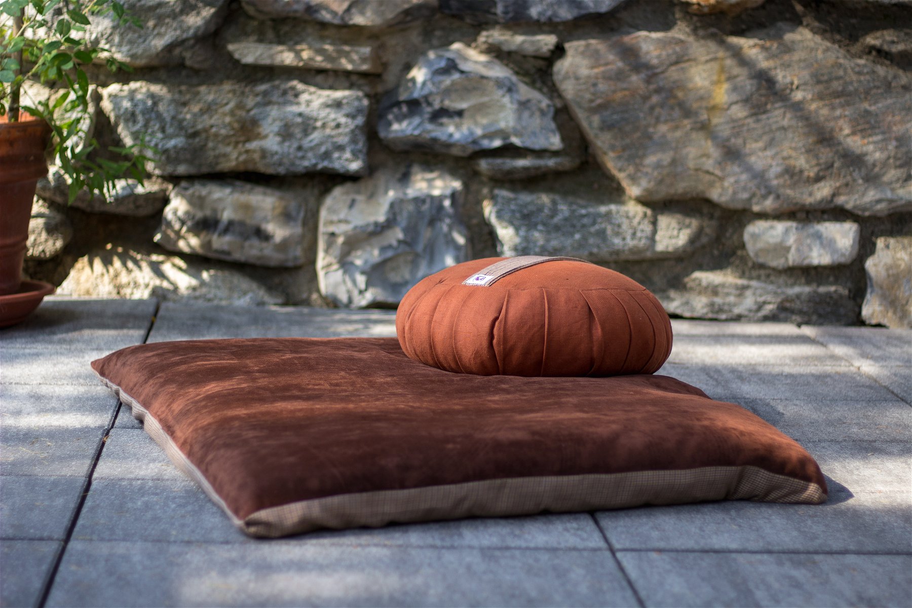 choose meditation pillow base on posture