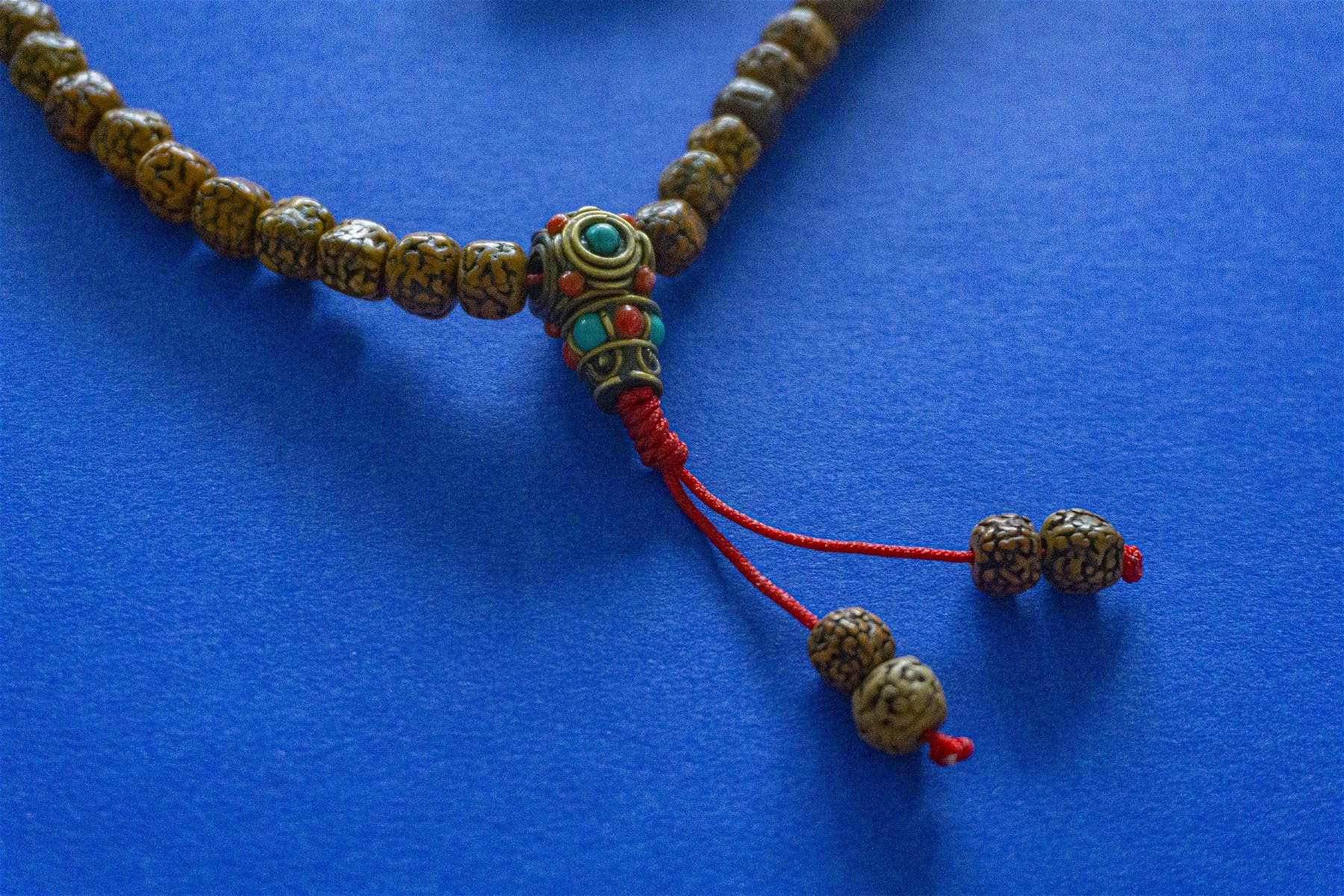 what is a mala necklace and how do you use it for meditation?
