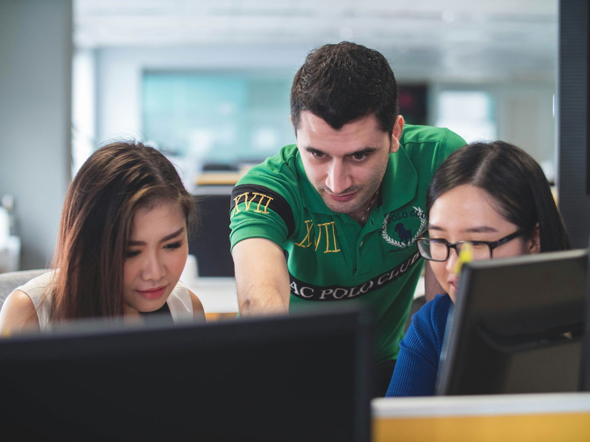 23 Canned Support Ticket Response Examples for Fast Resolutions