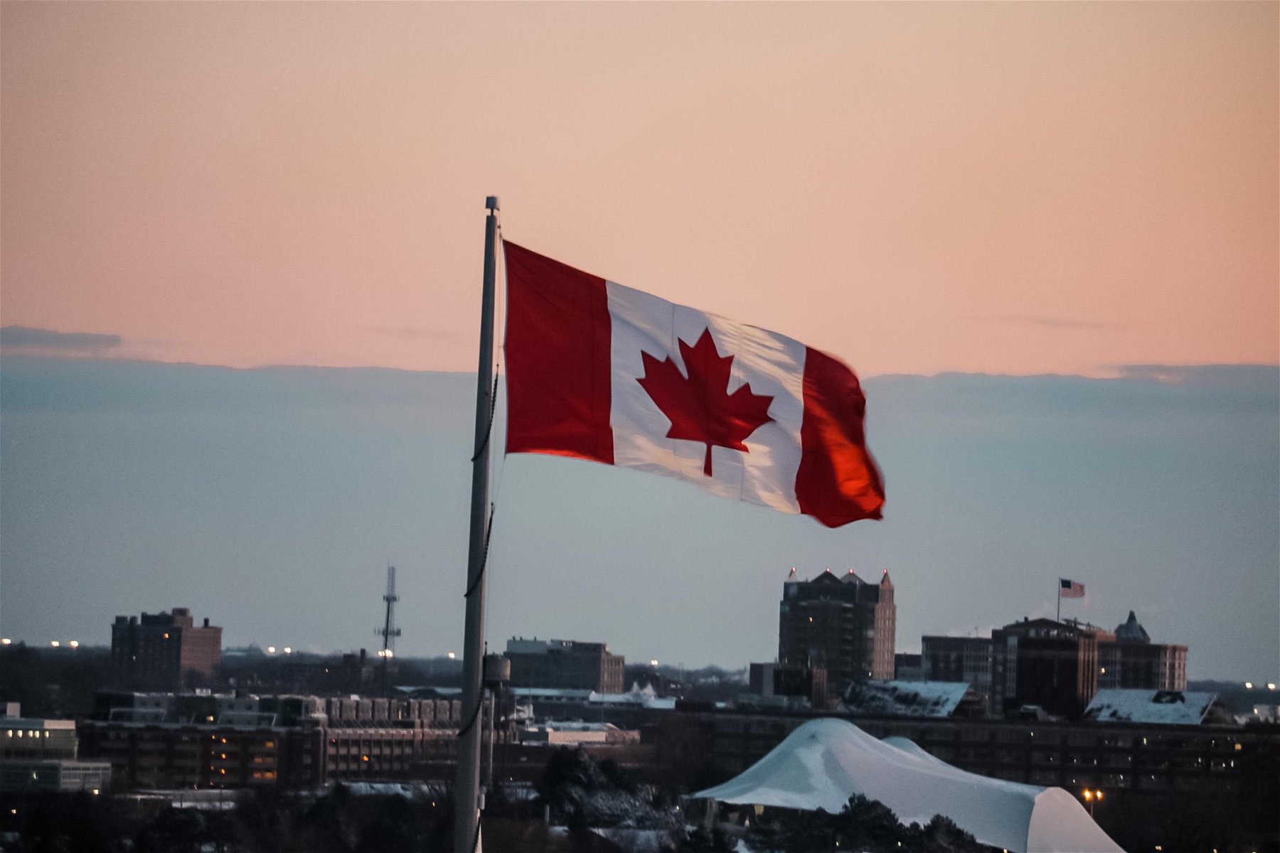 Advantages and Disadvantages of Studying in Canada: Weighing the Pros and Cons