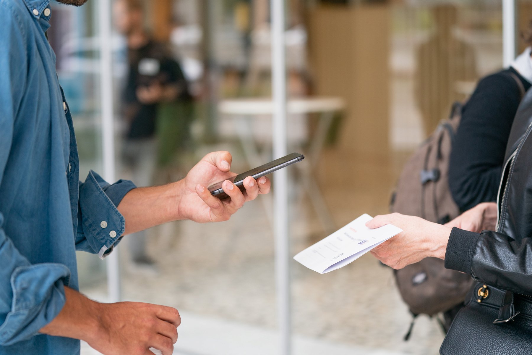 How a smooth check-in improves your guest experience
